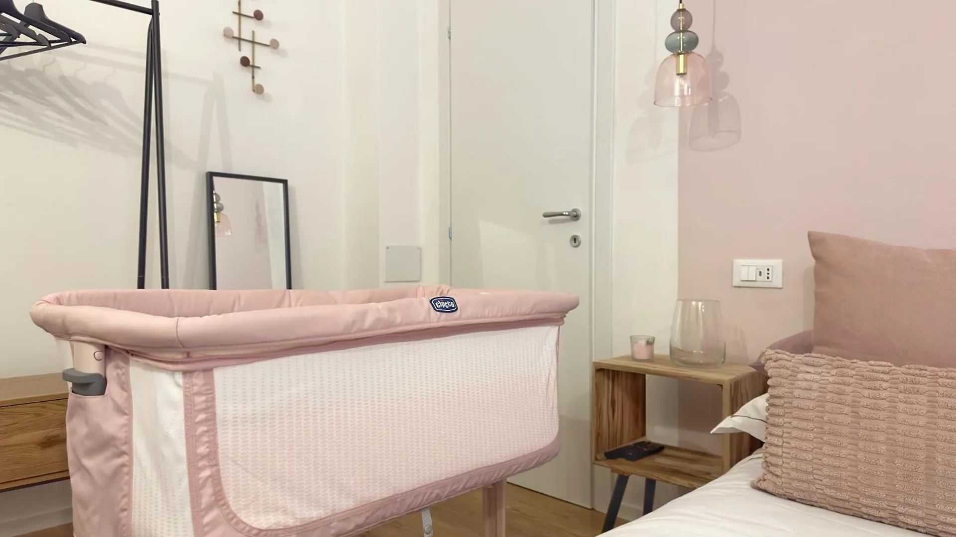 ボローニャBehappys Charming Balcony-Near The Centre&Rizzoliアパートメント アパート ボローニャ